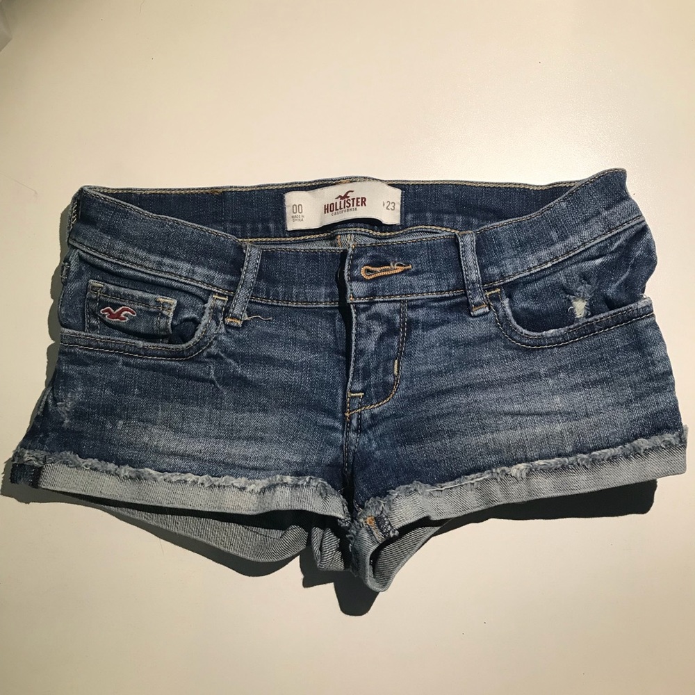 Hollister low-rise short shorts